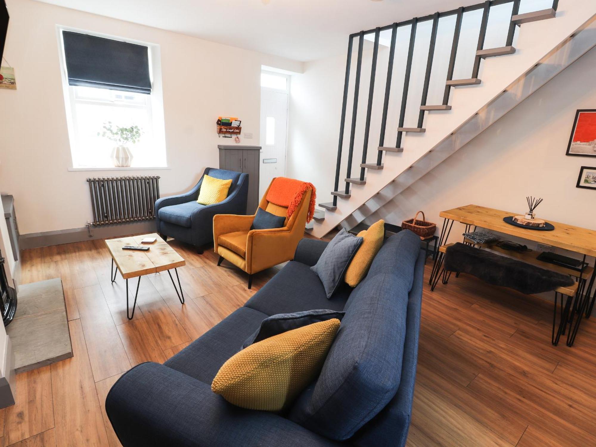8 Watkin Street * Conwy